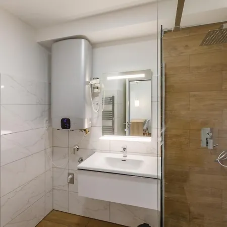 La Bella Centrum Kek Zoeld Apartment *