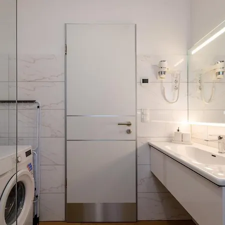 La Bella Centrum Kek Zoeld Apartament