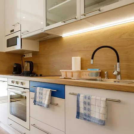 La Bella Centrum Kek Zoeld Apartament *
