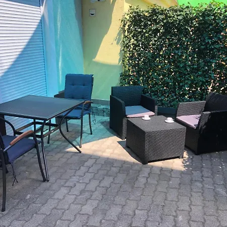 La Bella Centrum Kek Zoeld Apartment Heviz
