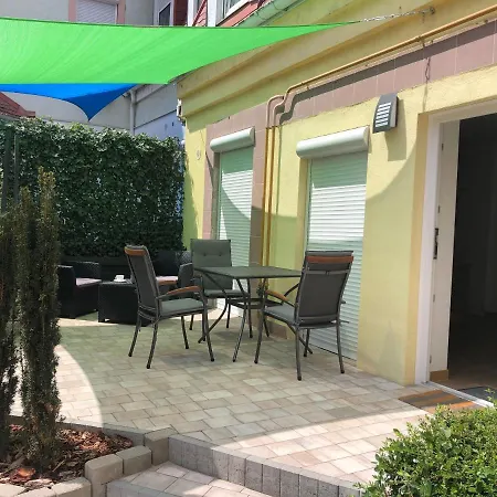La Bella Centrum Kek Zoeld Apartment *