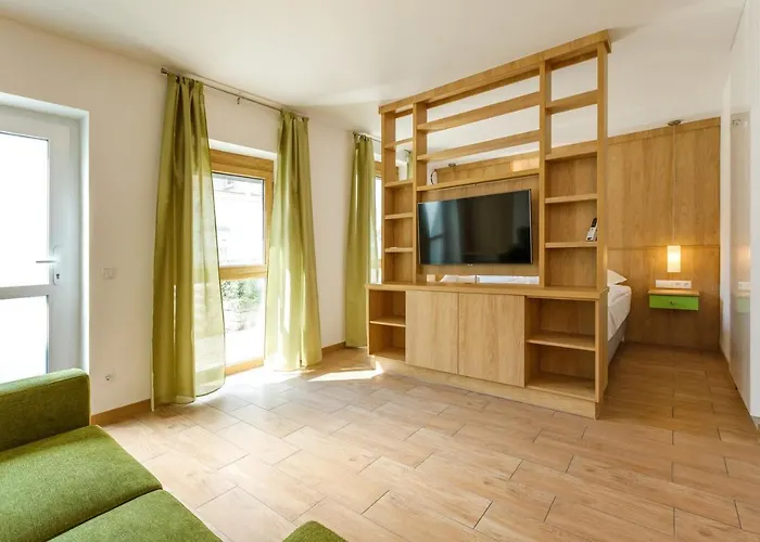 La Bella Centrum Kek Zoeld Apartment Hévíz