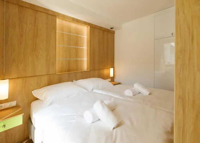 La Bella Centrum Kek Zoeld * Hévíz