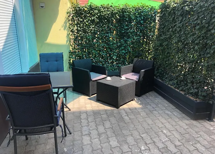 La Bella Centrum Kek Zoeld Apartmán